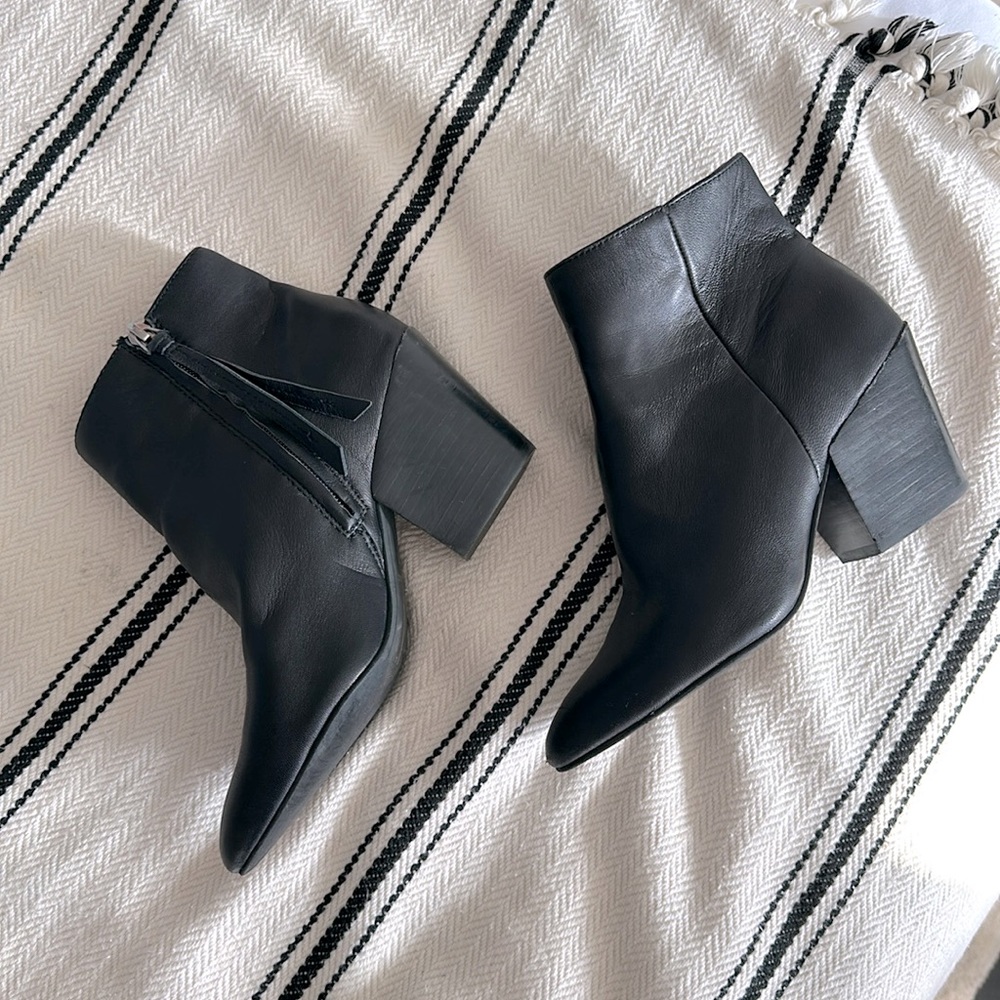 Dolce Vita black leather booties women’s size 6